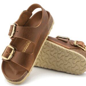 NWT Milano Big Buckle size 36 (5/5.5)